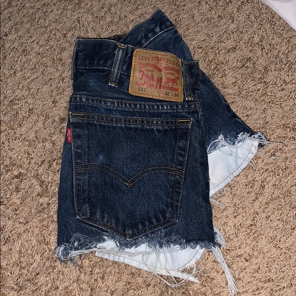 Levi distressed denim shorts - Picture 2 of 3